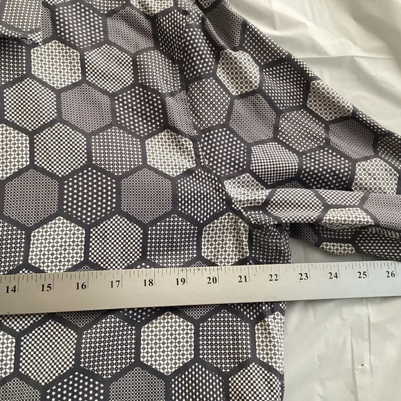 The Dark Knight Joker’s Hexagon Shirt – Halloween Costume/Fancy Dress – Size XL - Picture 4 of 7